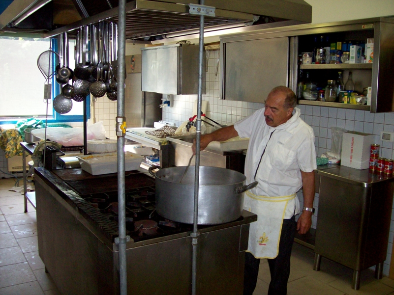  Image name: Estate194.JPG 
 width: 801 pixel 
 height: 601 pixel 
 Size: 413160 bytes 
 Click to enlarge 